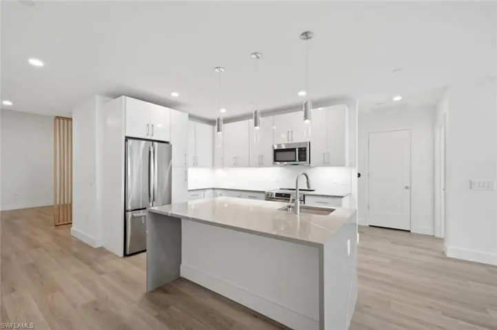 1950 Mayfair St Ph11, Naples, Florida 34104