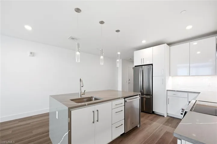 1950 Mayfair St Ph11, Naples, Florida 34104