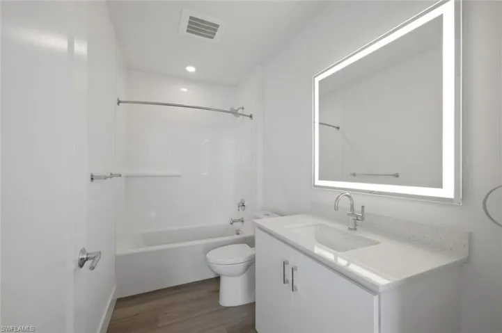 1950 Mayfair St Ph11, Naples, Florida 34104