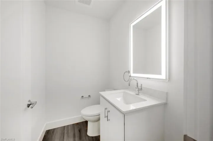 1950 Mayfair St Ph11, Naples, Florida 34104