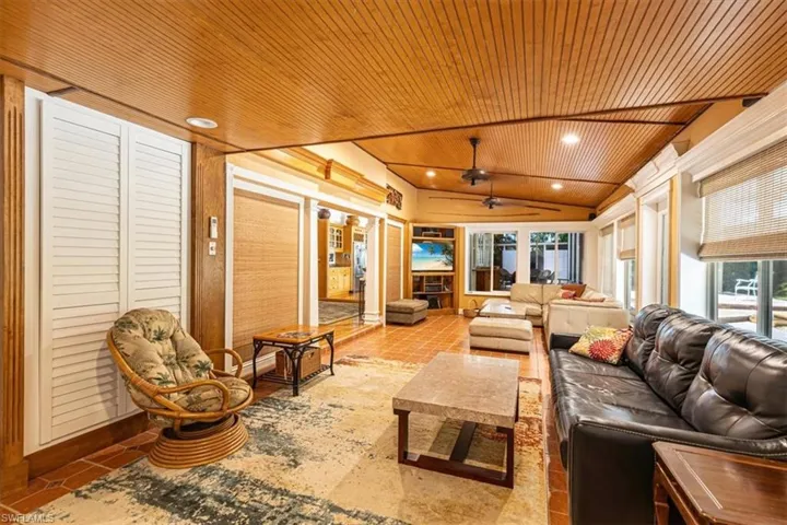 221 Viking Way, Naples, Florida 34110
