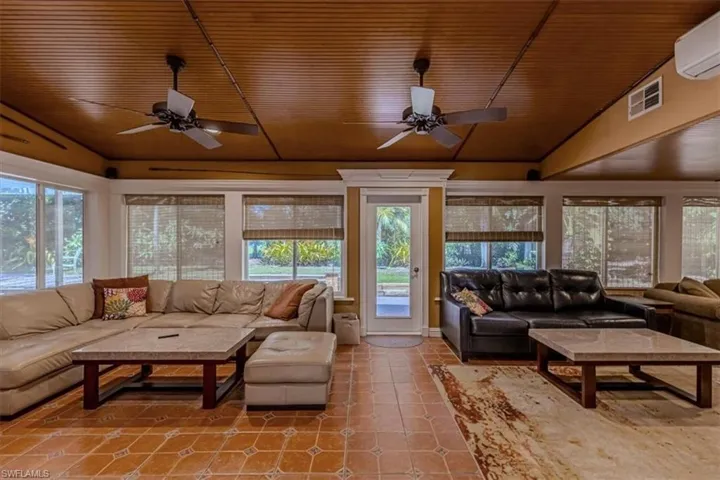 221 Viking Way, Naples, Florida 34110