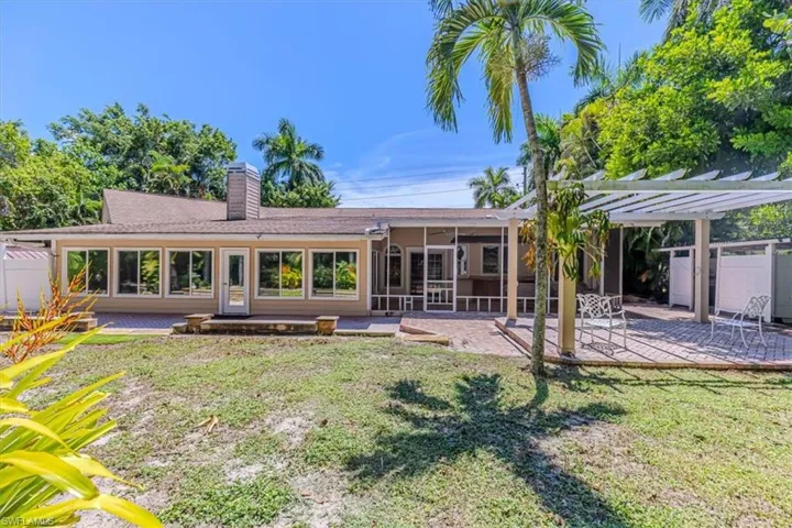 221 Viking Way, Naples, Florida 34110