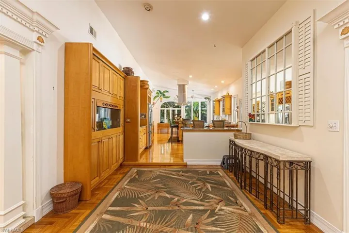 221 Viking Way, Naples, Florida 34110