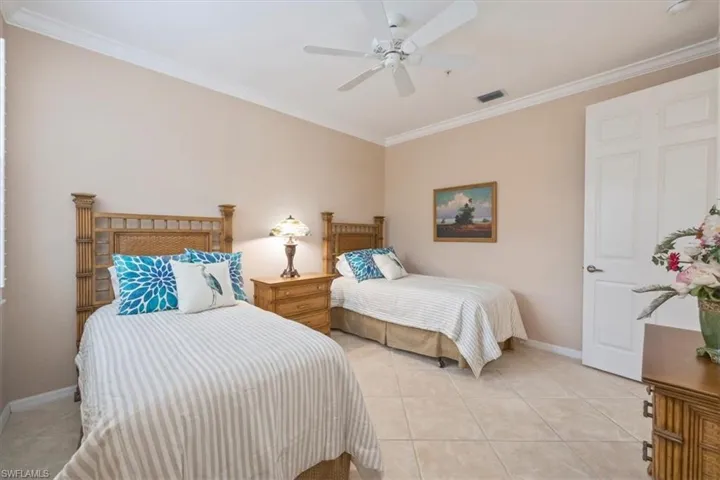 5060  Yacht Harbor  CIR, Naples, FL 34112