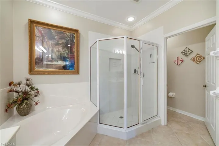 5060  Yacht Harbor  CIR, Naples, FL 34112