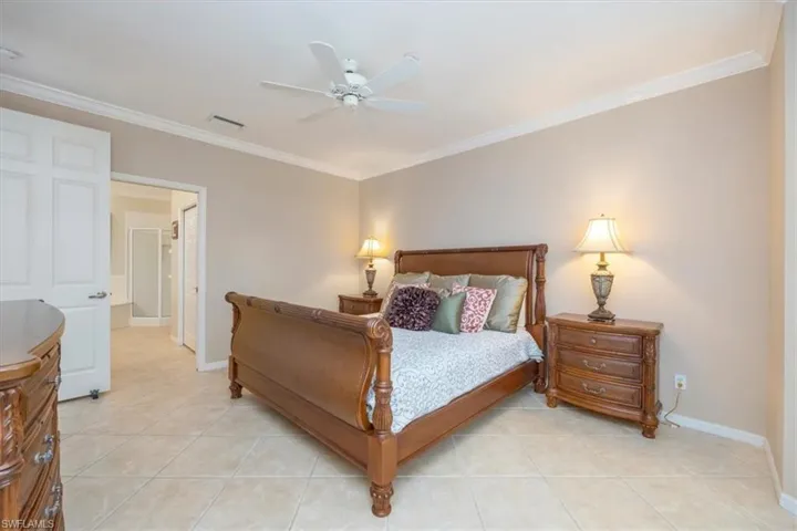 5060  Yacht Harbor  CIR, Naples, FL 34112