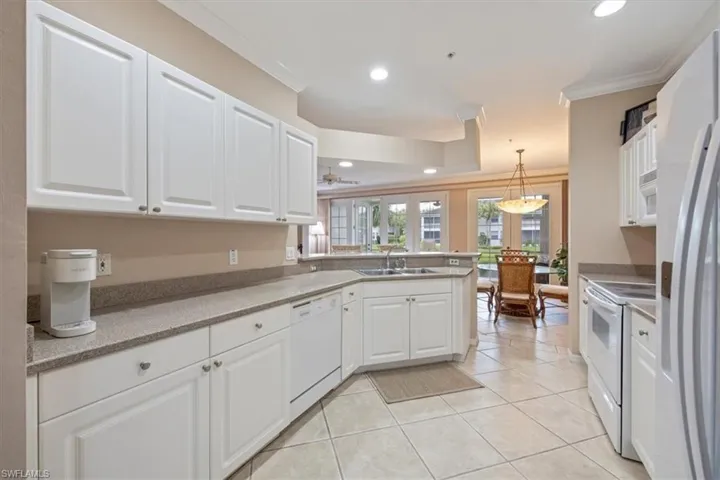 5060  Yacht Harbor  CIR, Naples, FL 34112