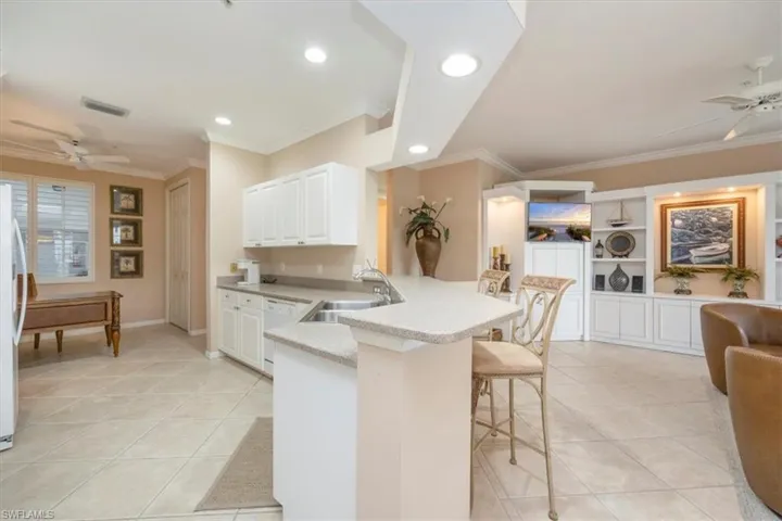 5060  Yacht Harbor  CIR, Naples, FL 34112