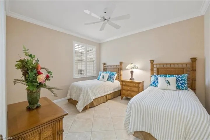 5060  Yacht Harbor  CIR, Naples, FL 34112