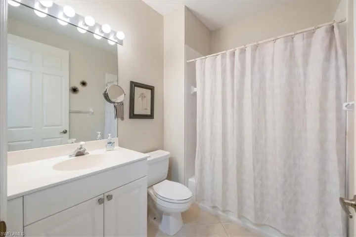 5060  Yacht Harbor  CIR, Naples, FL 34112