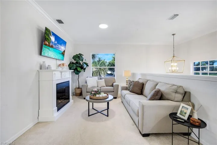 2390 Piccadilly Circus 202, Naples, Florida 34112