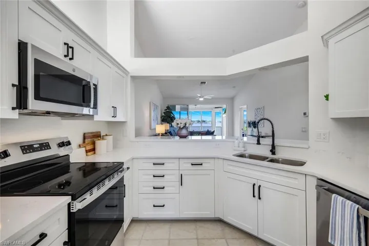 2390 Piccadilly Circus 202, Naples, Florida 34112