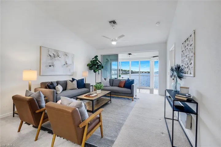 2390 Piccadilly Circus 202, Naples, Florida 34112