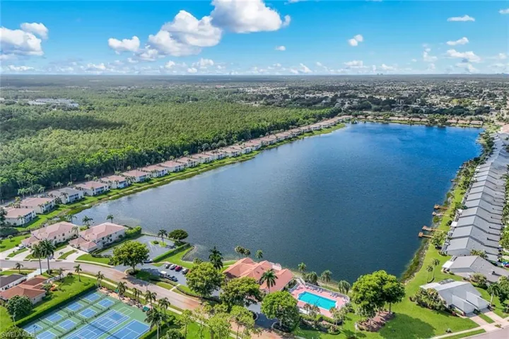 2390 Piccadilly Circus 202, Naples, Florida 34112