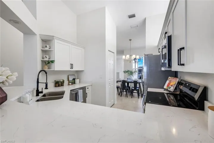 2390 Piccadilly Circus 202, Naples, Florida 34112