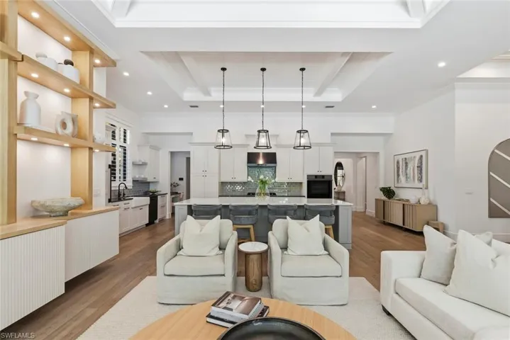 1064 13th St N, Naples, Florida 34102