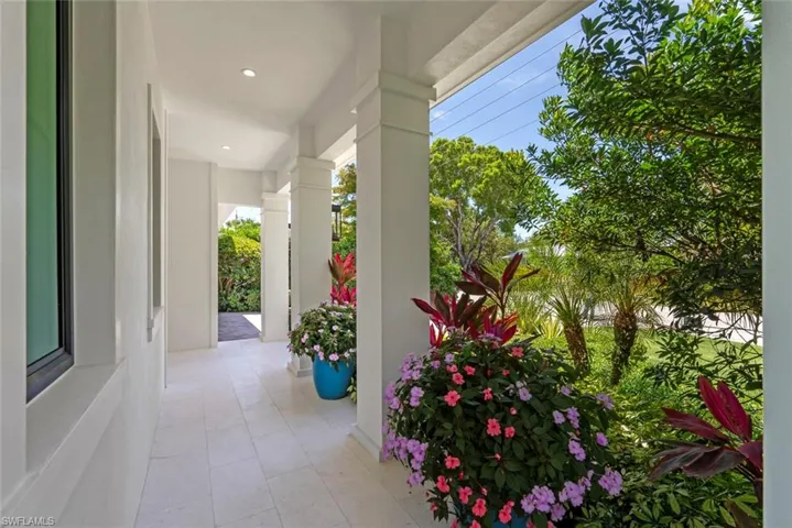 1064 13th St N, Naples, Florida 34102