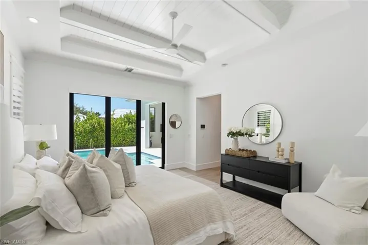 1064 13th St N, Naples, Florida 34102