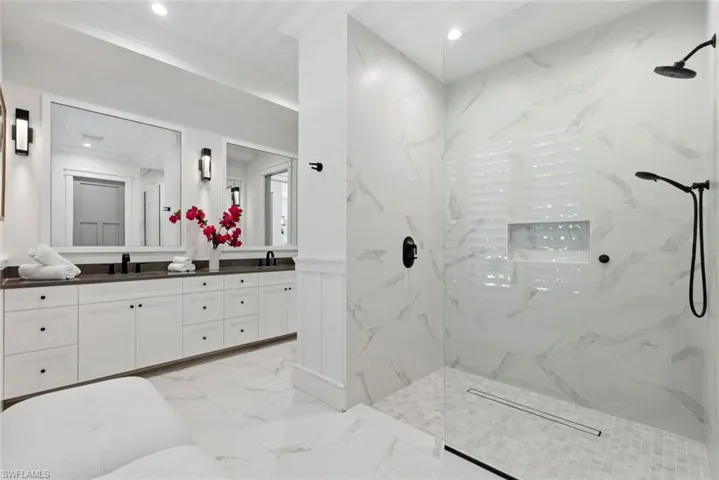1064 13th St N, Naples, Florida 34102