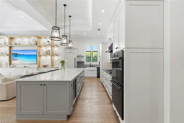 1064 13th St N, Naples, Florida 34102