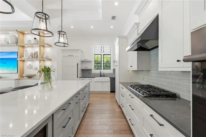 1064 13th St N, Naples, Florida 34102