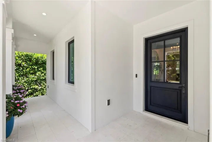 1064 13th St N, Naples, Florida 34102