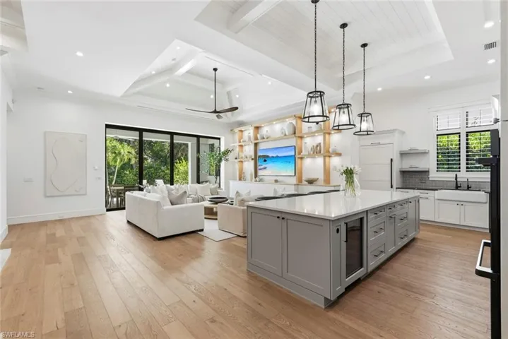 1064 13th St N, Naples, Florida 34102