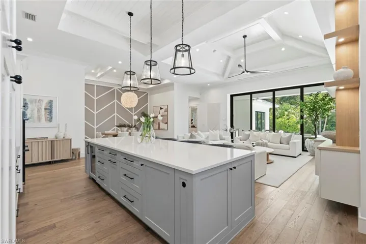 1064 13th St N, Naples, Florida 34102