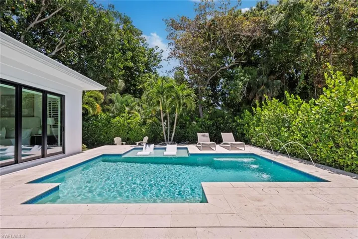 1064 13th St N, Naples, Florida 34102
