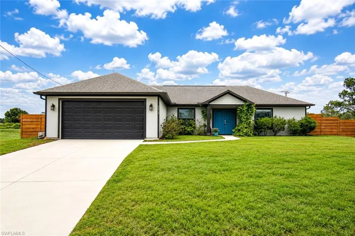 5013 Dania Cir, Labelle, Florida 33935