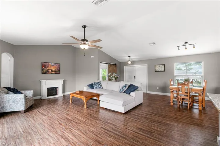 5013 Dania Cir, Labelle, Florida 33935