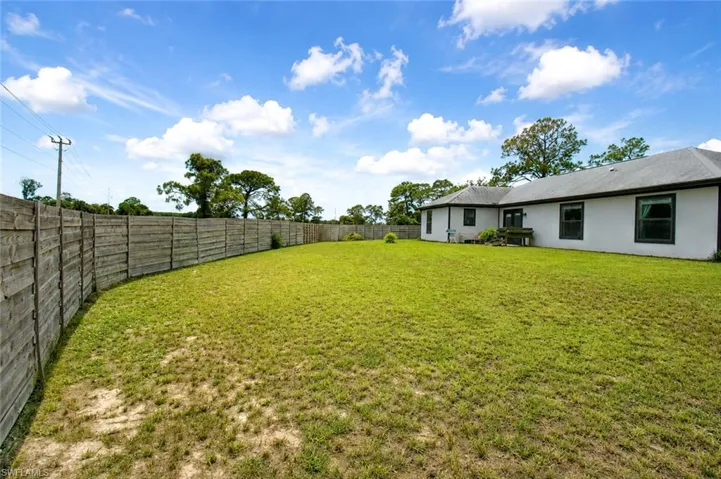 5013 Dania Cir, Labelle, Florida 33935