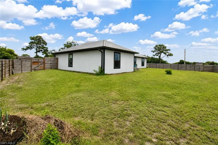 5013 Dania Cir, Labelle, Florida 33935