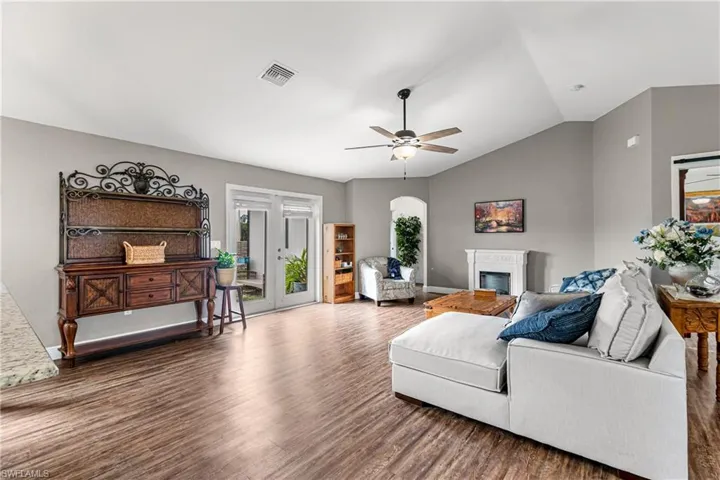 5013 Dania Cir, Labelle, Florida 33935