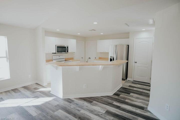 364  Partridge  ST, LEHIGH ACRES, FL 33974