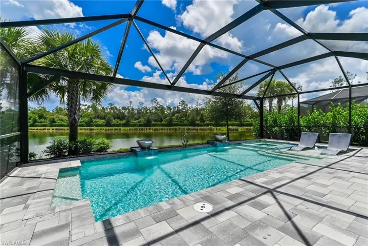 Beautiful Heated Pool and Spa
