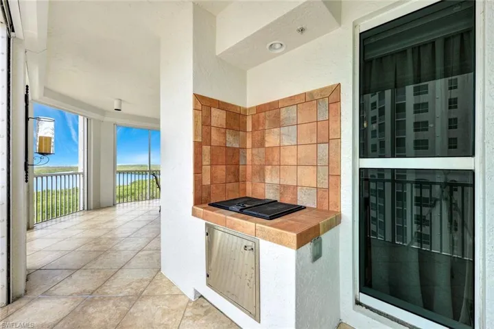 BBQ Grill on Wrap-Around Lanai