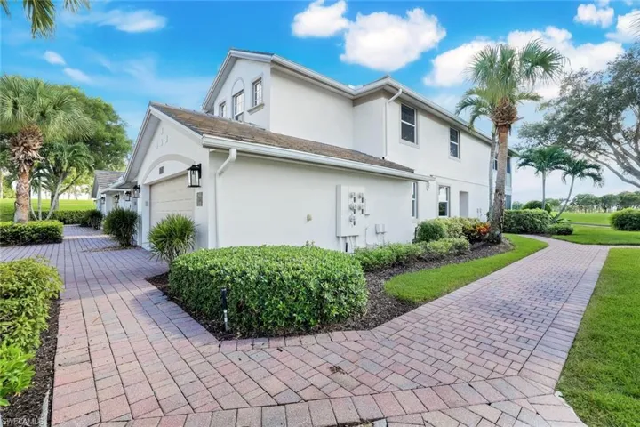 6875  Ascot  DR, Naples, FL 34113