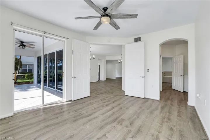 6875  Ascot  DR, Naples, FL 34113