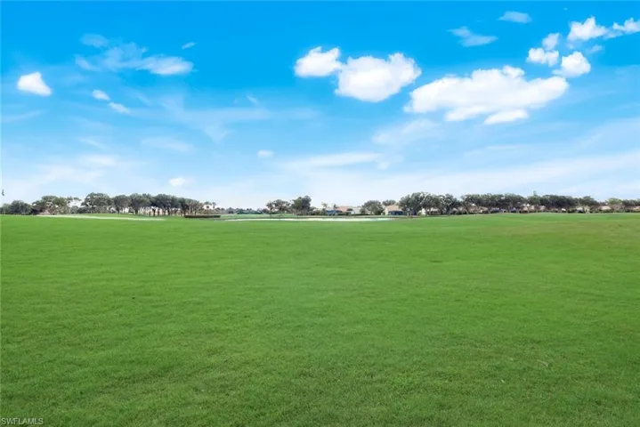 6875  Ascot  DR, Naples, FL 34113