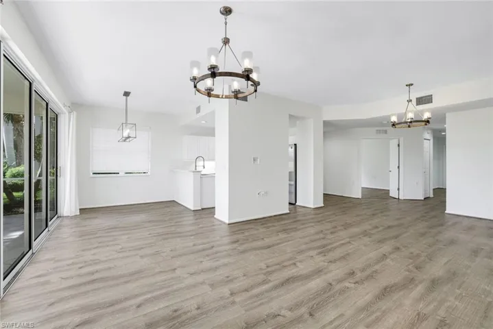 6875  Ascot  DR, Naples, FL 34113