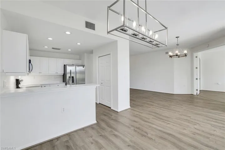 6875  Ascot  DR, Naples, FL 34113