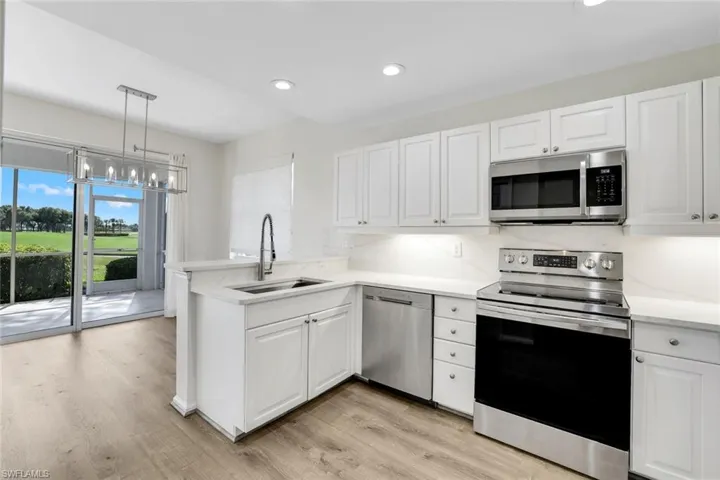 6875  Ascot  DR, Naples, FL 34113