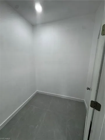 Walk-in closet Master Bedroom