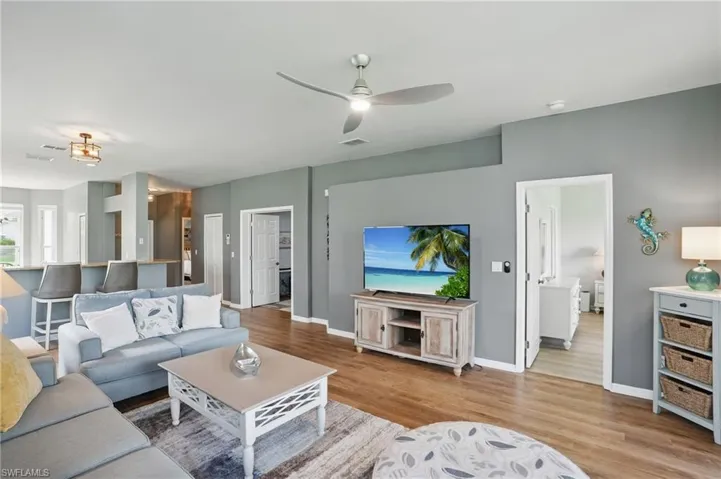 2232  Carnaby  CT, Lehigh Acres, FL 33973