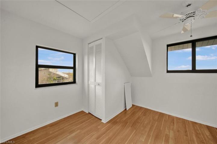 Guest bedroom 2 - upstairs