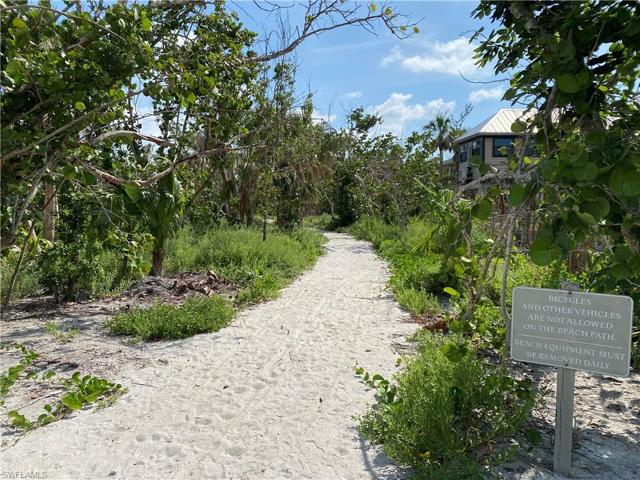 Deeded beach access path