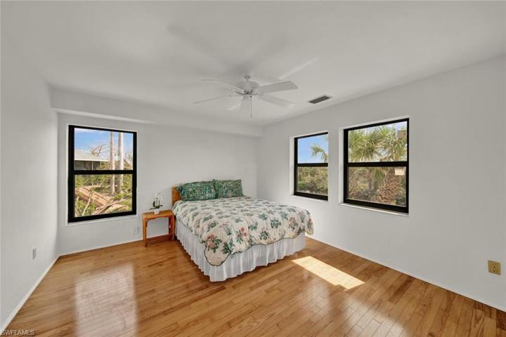 Primary bedroom - first floor