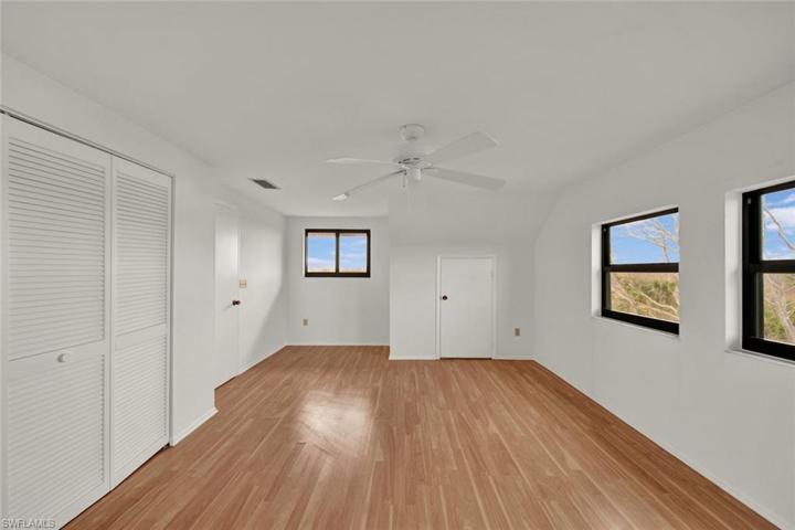 Guest bedroom 1 - upstairs